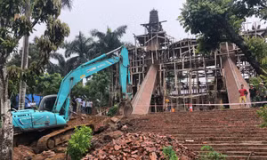 Hà Nội: Đang cưỡng chế phá dỡ 'cung điện' xây trái phép tại Ba Vì