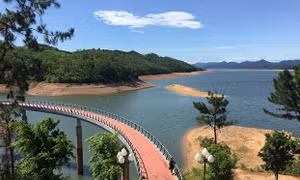 Trong xanh, tĩnh lặng hồ Kẻ Gỗ
