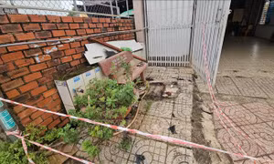 Người đàn ông nguy kịch nghi do kích nổ pháo tự chế