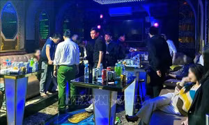 Hà Tĩnh: Khởi tố 4 đối tượng tổ chức sử dụng ma túy trong phòng hát Karaoke