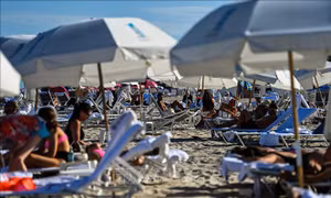 Thành phố biển Miami Beach, Mỹ áp đặt lệnh giới nghiêm ngăn bạo lực súng đạn
