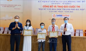 Trưng bày sách báo và trao giải Đại sứ văn hóa đọc