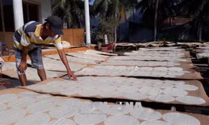 Bánh tráng phơi sương Trảng Bàng thành sản phẩm du lịch hút khách