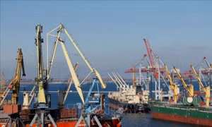 70 tàu nước ngoài còn mắc kẹt tại các cảng của Ukraine