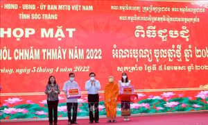 Phó Thủ tướng Phạm Bình Minh dự họp mặt Tết Chol Chnam Thmay của đồng bào Khmer