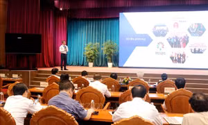 Phát huy vai trò tiên phong trong tạo lập và giữ vững môi trường hòa bình, ổn định