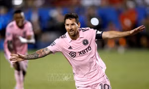 Messi giành danh hiệu Cầu thủ xuất sắc nhất giải bóng đá nhà nghề Mỹ