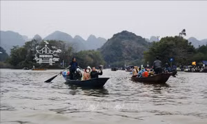 Dịch vụ phục vụ lễ hội ở Hà Nội còn những 'hạt sạn'