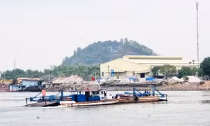 Dừng hoạt động phà trọng tải 90 tấn tại bến Phà Đụn ở Quảng Ninh