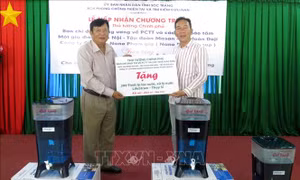 Tiếp nhận thiết bị lọc, xử lý nước tặng người dân vùng khô hạn Sóc Trăng 