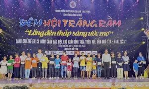 Đêm hội trăng rằm thắp sáng ước mơ trẻ em khó khăn