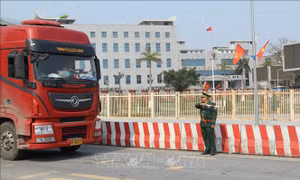 Hanh thông hoạt động xuất nhập khẩu qua cửa khẩu Chi Ma