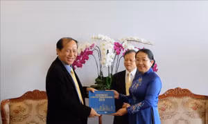 TP Hồ Chí Minh vun đắp tình hữu nghị truyền thống với nhân dân Campuchia