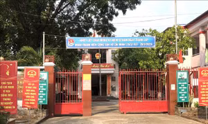 Kiểm tra, xử lý thông tin cán bộ xã uống rượu trong giờ làm việc