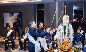 Tổng Bí thư Tô Lâm dự Lễ buộc chỉ cổ tay truyền thống của Lào