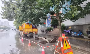 Hà Nội: Khẩn trương vận hành các trạm bơm tiêu thoát nước để tránh ngập úng