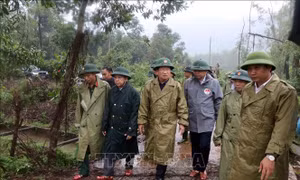 Tìm kiếm 30 người mất tích liên quan vụ sạt lở tại khu vực thủy điện Rào Trăng 3