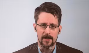 Tổng thống Mỹ Donald Trump cân nhắc về trường hợp Edward Snowden