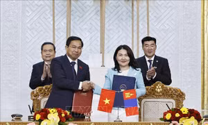 Chủ tịch Quốc hội Trần Thanh Mẫn và Chủ tịch Quốc hội Mông Cổ chứng kiến Lễ ký kết văn kiện hợp tác