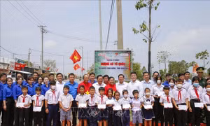 Khánh thành 'Đường cờ Tổ quốc' tại Khu di tích lịch sử quốc gia Đồn Long Khốt