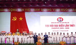 Tiến tới Đại hội XIV của Đảng: Chuyển từ tư duy hành chính sang tư duy phục vụ