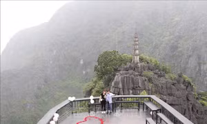 Khám phá vẻ đẹp thiên nhiên hùng vĩ của hang Múa