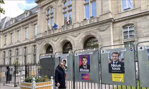 Bầu cử Tổng thống Pháp 2022: Ông Macron và bà Le Pen đủ tiêu chuẩn vào vòng hai