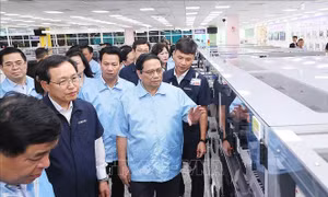 Thủ tướng thăm và làm việc tại Công ty TNHH Samsung Việt Nam