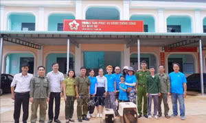 Đồng Nai: Người dân cứu hộ, bàn giao 2 cá thể vượn má vàng quý hiếm