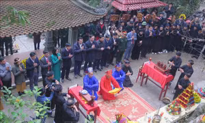 Rộn ràng hội xuân đền Đuổm