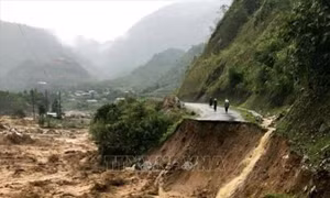 Thí sinh vùng lũ Mường Tè dự thi môn đầu tiên đầy đủ