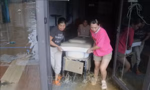 Cao Bằng: Lũ dâng bất ngờ, hàng nghìn người dân phải sơ tán khẩn cấp