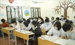 Thứ trưởng Nguyễn Hữu Độ: Cố gắng chỉ có lớp học trực tuyến chứ không có trường học trực tuyến