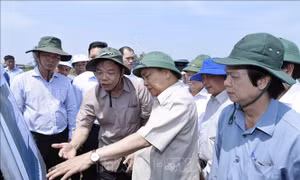 Thủ tướng: Cần khoảng 3.000 tỷ đồng để xử lý sạt lở ở Đồng bằng sông Cửu Long 