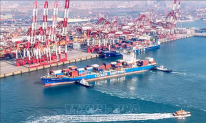 EU-Mỹ đối đầu căng thẳng về chính sách thuế quan