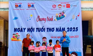 Tô thắm thêm màu xanh nơi biên cương Tổ quốc
