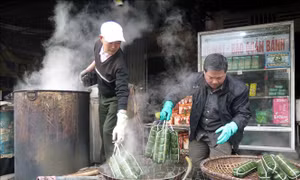 Làng nghề bánh chưng Bờ Đậu sôi động vào vụ Tết