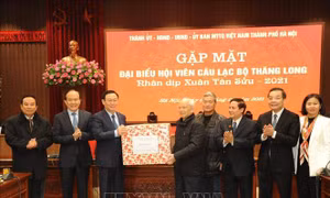 Thành ủy Hà Nội gặp mặt hội viên Câu lạc bộ Thăng Long