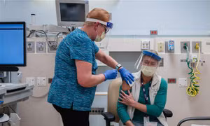 Mỹ phát triển hồ sơ điện tử cho người đã tiêm vaccine COVID-19 