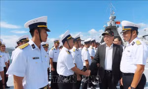 Đoàn công tác Bộ Ngoại giao thăm và làm việc tại Vùng 4 Hải quân