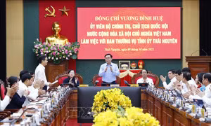 Chủ tịch Quốc hội Vương Đình Huệ làm việc với Ban Thường vụ Tỉnh ủy Thái Nguyên