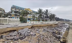 Sạt lở nghiêm trọng kè biển Hải Tiến, cần xử lý khẩn cấp trước mùa du lịch