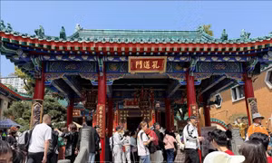 Tục lễ chùa đầu năm của người dân Hong Kong (Trung Quốc)
