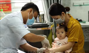 Bộ Y tế đôn đốc các địa phương tăng tốc tiêm vaccine trong tiêm chủng mở rộng