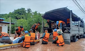 Mực nước sông Mekong tại Đông Bắc Thái Lan lên cao sau mưa lớn 