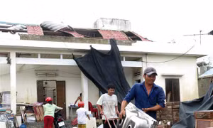 'Mái ấm tình thương' hỗ trợ người dân khắc phục hậu quả bão số 9