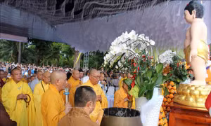Tuần lễ Phật đản - rộng mở tự do tín ngưỡng tôn giáo cho mọi người dân 