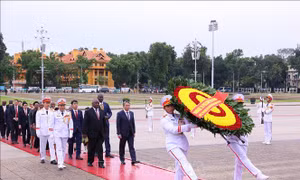 Tổng thống Nam Phi vào Lăng viếng Chủ tịch Hồ Chí Minh