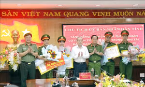 Khen thưởng lưc lượng triệt phá thành công đường dây ma túy liên tỉnh