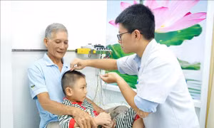 Y học cổ truyền Việt Nam trước xu hướng hiện đại hóa: Bài 2 - Tích hợp đông tây y